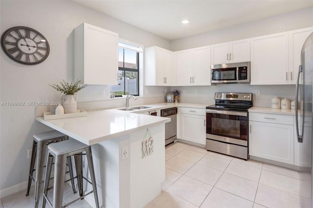 3364 W 108th St, Hialeah, FL 33018