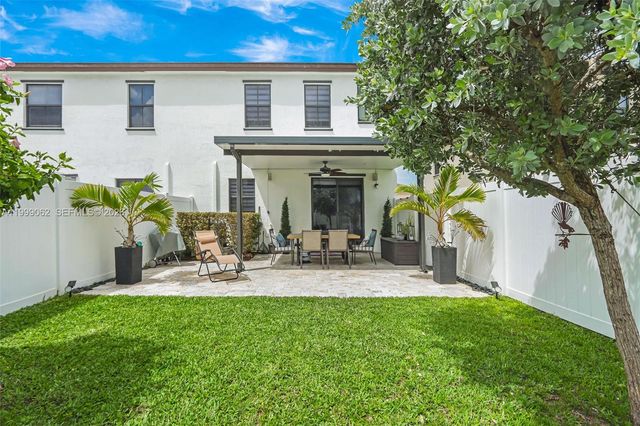 3364 W 108th St, Hialeah, FL 33018