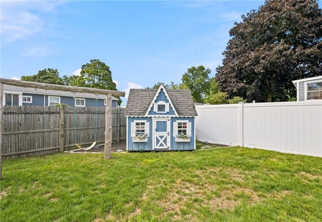 224 Trent Avenue, Warwick, RI 02889