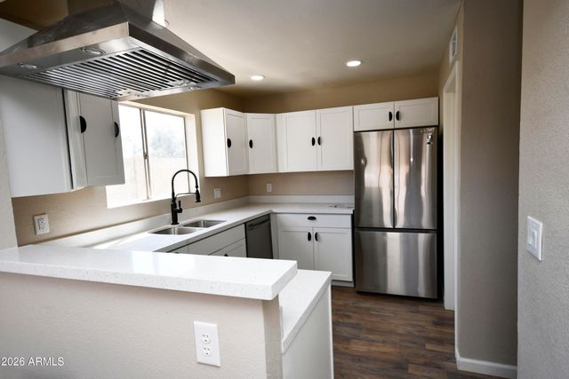 630 E JENSEN Street 137, Mesa, AZ 85203