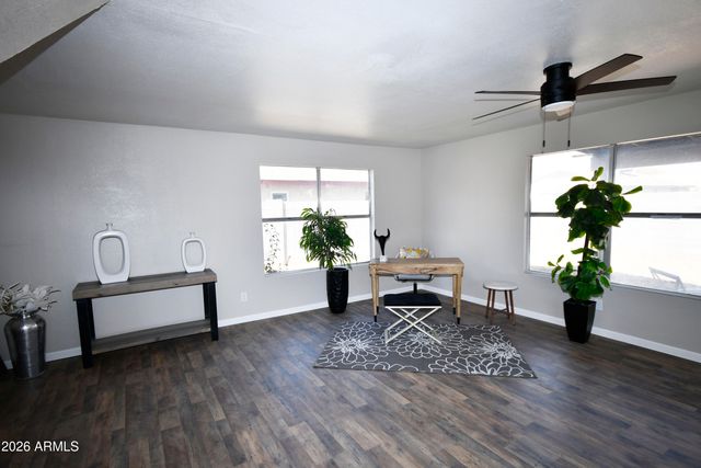 630 E JENSEN Street 137, Mesa, AZ 85203