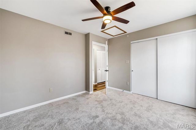 1408 Summertree Springs Avenue L, Valley Park, MO 63088