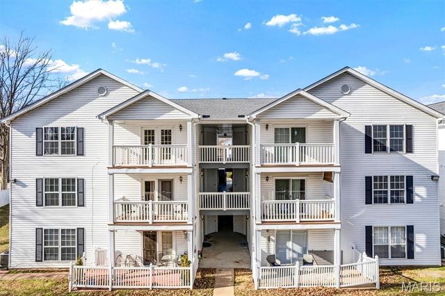 1408 Summertree Springs Avenue L, Valley Park, MO 63088