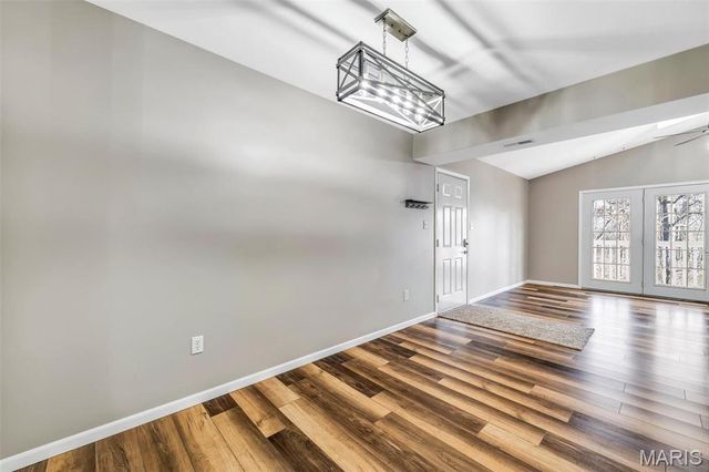 1408 Summertree Springs Avenue L, Valley Park, MO 63088