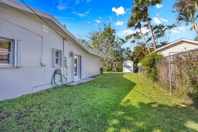 8230 SW 63rd Pl, Miami, FL 33143