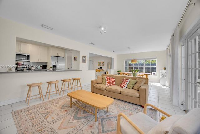 8230 SW 63rd Pl, Miami, FL 33143