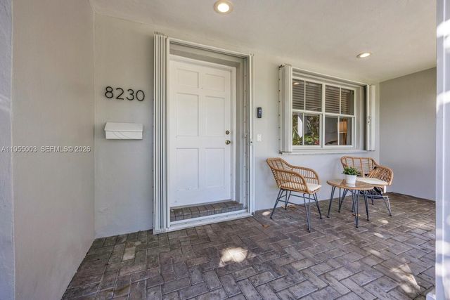 8230 SW 63rd Pl, Miami, FL 33143