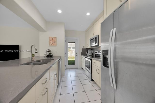 8230 SW 63rd Pl, Miami, FL 33143