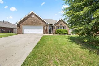 1501 N Shetland Drive, Fayetteville, AR 72704