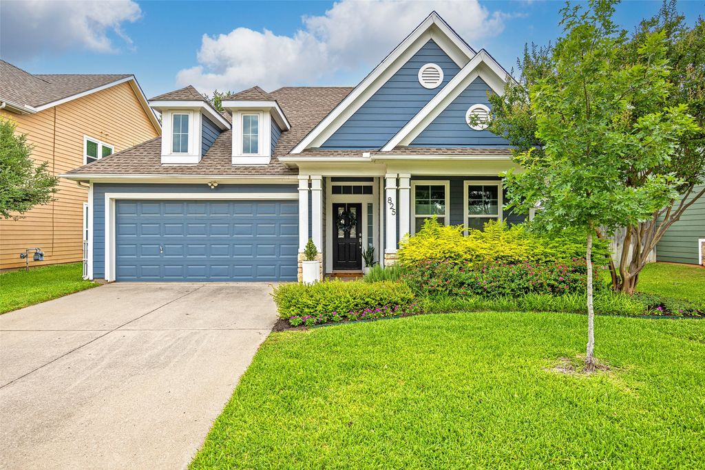 825 Honeysuckle, Grapevine, TX 76051