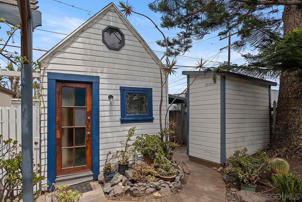 Image 16 of property listing at 4854 Del Mar Avenue, San Diego, CA 92107