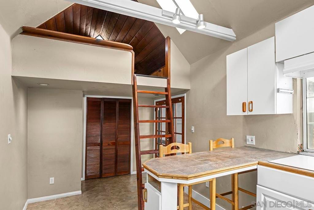 Image 18 of property listing at 4854 Del Mar Avenue, San Diego, CA 92107