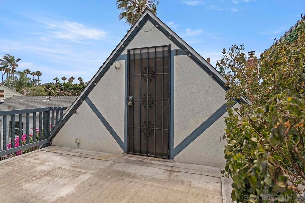 Image 26 of property listing at 4854 Del Mar Avenue, San Diego, CA 92107
