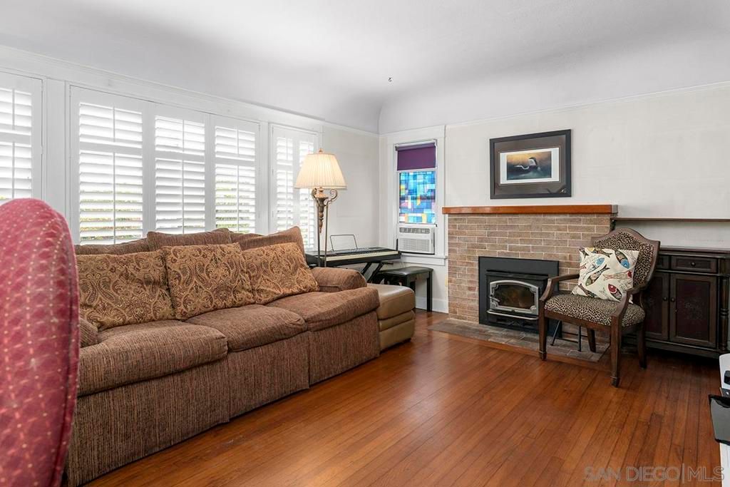 Image 7 of property listing at 4854 Del Mar Avenue, San Diego, CA 92107
