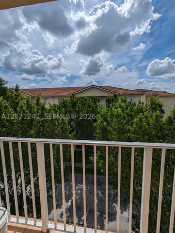 6940 NW 179th St 404-7, Hialeah, FL 33015