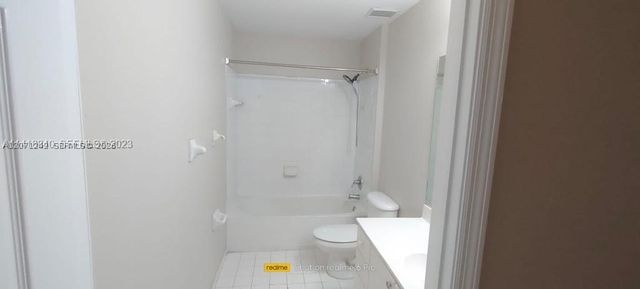 6940 NW 179th St 404-7, Hialeah, FL 33015