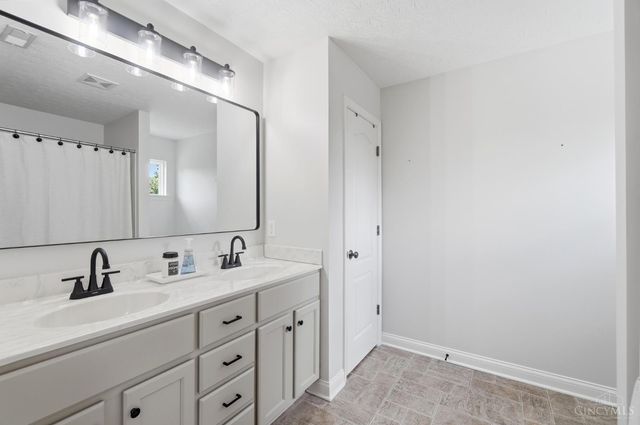 10782 Carolina Pines Drive, Harrison, OH 45030
