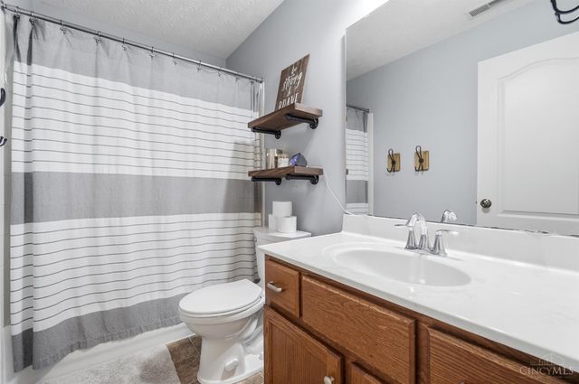 10782 Carolina Pines Drive, Harrison, OH 45030