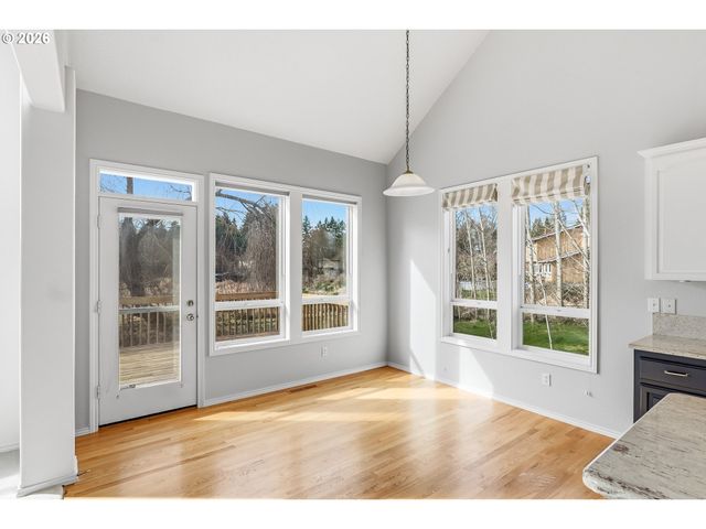 331 Ne HILLWOOD Dr, Hillsboro, OR 97124