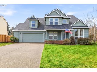 331 Ne HILLWOOD Dr, Hillsboro, OR 97124