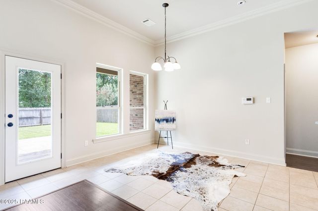 305 Flanders Ridge Drive, Youngsville, LA 70592