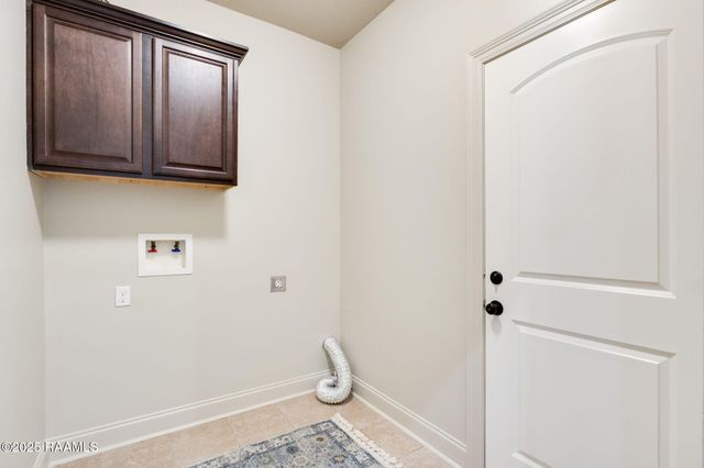 305 Flanders Ridge Drive, Youngsville, LA 70592