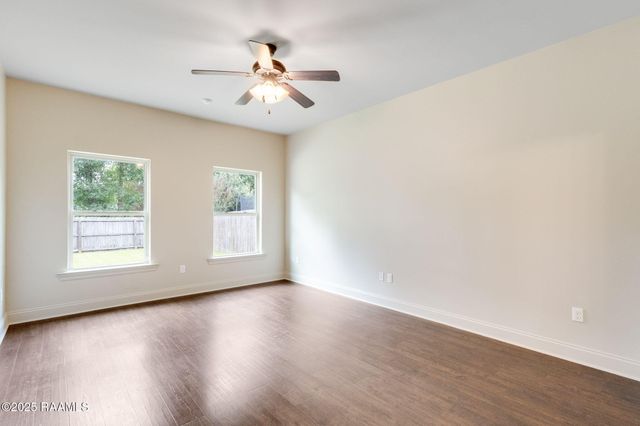 305 Flanders Ridge Drive, Youngsville, LA 70592
