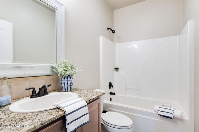 305 Flanders Ridge Drive, Youngsville, LA 70592