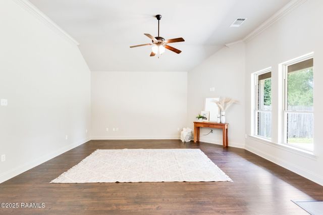 305 Flanders Ridge Drive, Youngsville, LA 70592