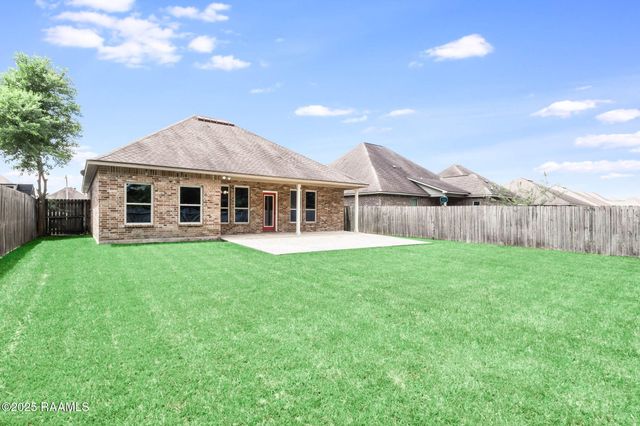 305 Flanders Ridge Drive, Youngsville, LA 70592