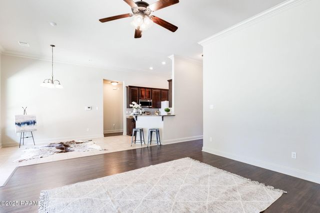 305 Flanders Ridge Drive, Youngsville, LA 70592