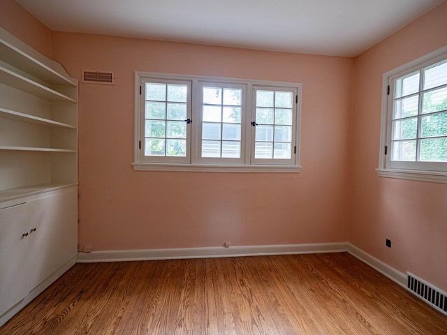 2638 N 88th STREET, Wauwatosa, WI 53226