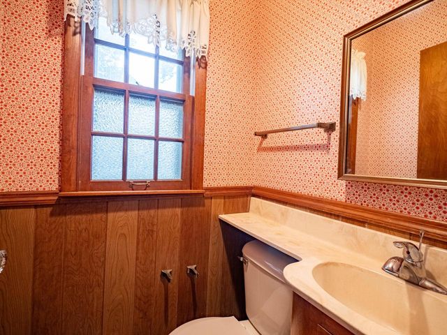 2638 N 88th STREET, Wauwatosa, WI 53226