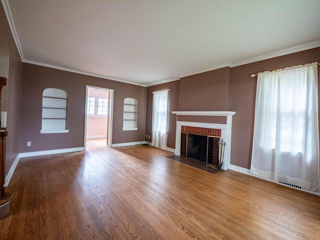2638 N 88th STREET, Wauwatosa, WI 53226