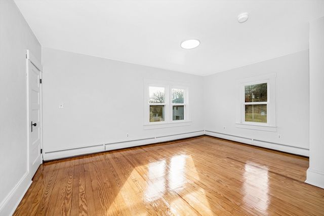 6 Coolidge St, Westford, MA 01886