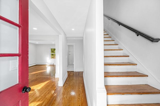 6 Coolidge St, Westford, MA 01886