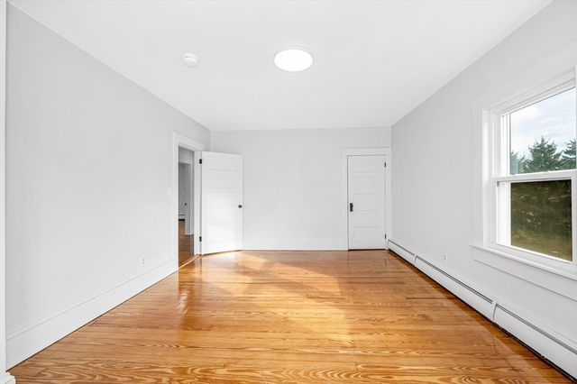 6 Coolidge St, Westford, MA 01886