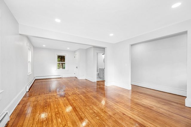 6 Coolidge St, Westford, MA 01886