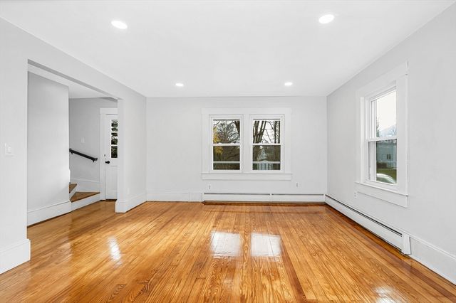 6 Coolidge St, Westford, MA 01886