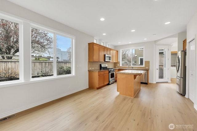 6523 188th Place NE, Redmond, WA 98052