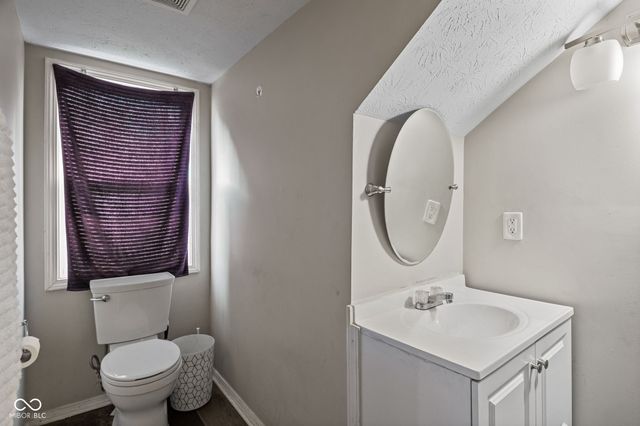 6461 Madison Avenue, Indianapolis, IN 46227