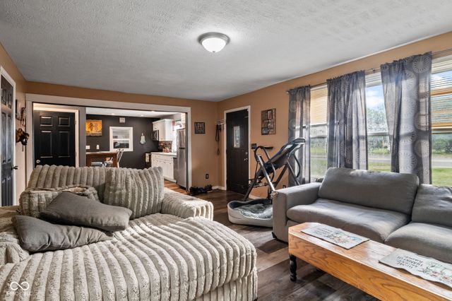 6461 Madison Avenue, Indianapolis, IN 46227
