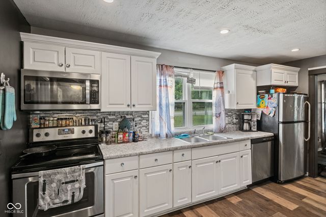 6461 Madison Avenue, Indianapolis, IN 46227