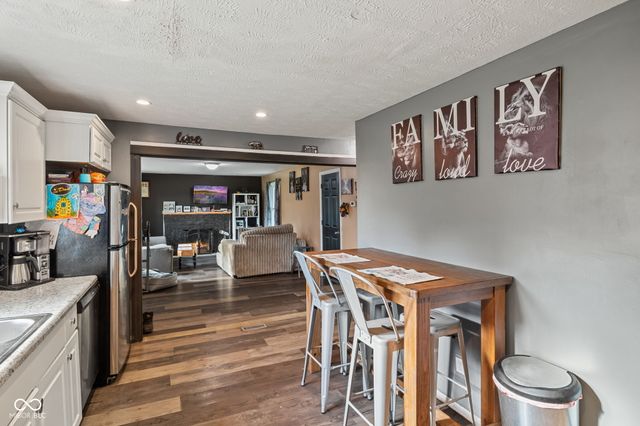 6461 Madison Avenue, Indianapolis, IN 46227