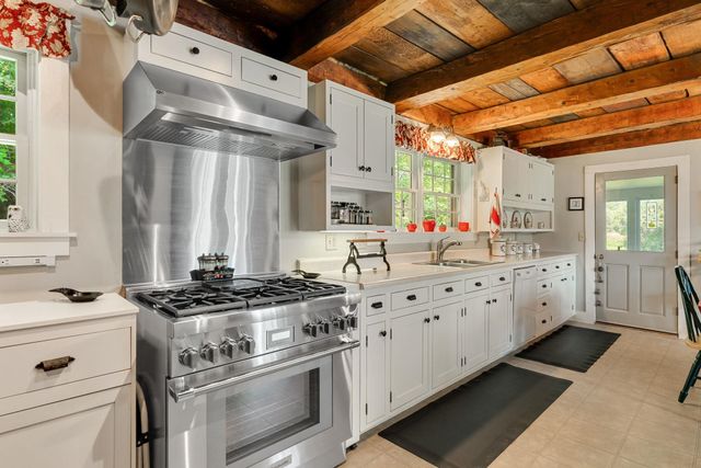 2408 West Street, Brookfield, VT 05036