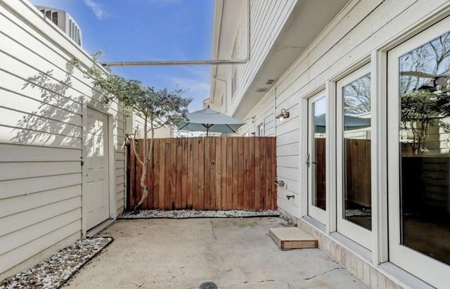 5968 Woodway Place Court, Houston, TX 77057