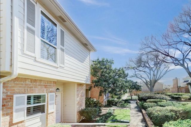 5968 Woodway Place Court, Houston, TX 77057
