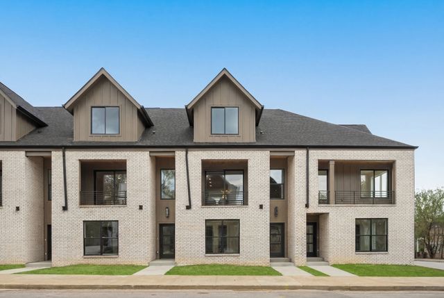 913 Cheatham Pl, Nashville, TN 37208