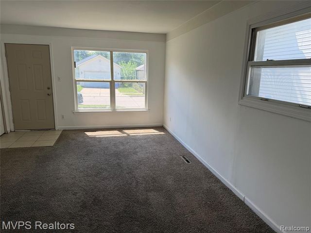 1967 Garrick Avenue, Warren, MI 48091