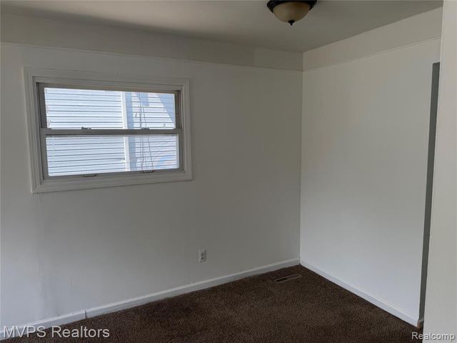 1967 Garrick Avenue, Warren, MI 48091